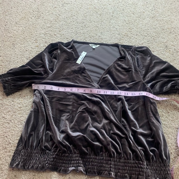 Madewell velvet smocked crossover vneck top - Picture 5 of 5